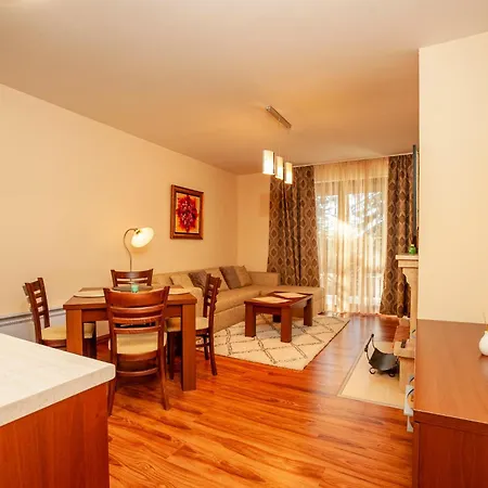 гнездото на гълъба Apartamento Ostrets
